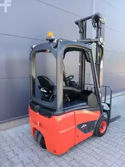 Carrelli elettrici 3 ruote 2019  Linde E12-02 (6)