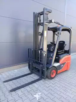 Carrelli elettrici 3 ruote 2021  Linde E12-02 (4)