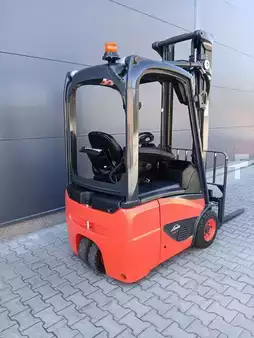 Carrelli elettrici 3 ruote 2021  Linde E12-02 (6)