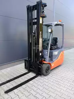 Elektryczne 3-kołowe 2017  Toyota 8FBEK18T (4)