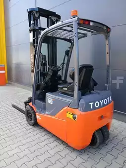 Elektryczne 3-kołowe 2017  Toyota 8FBEK18T (5)