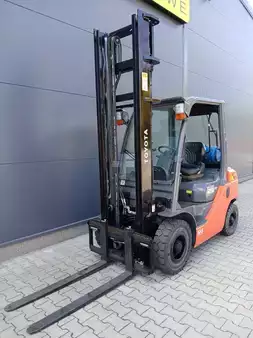 Wózki gazowe 2019  Toyota 02-8FGF25 (4)