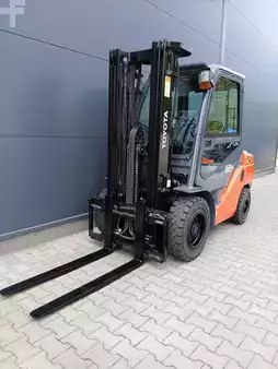 Wózki gazowe 2014  Toyota 02-8FGF30 (4)