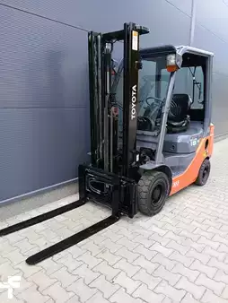 Dieselový VZV 2018  Toyota 02-8FDF18 (4)