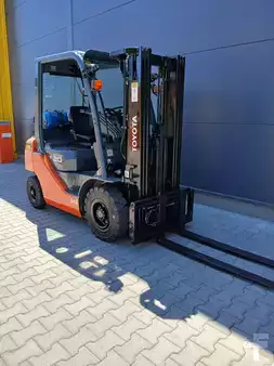 Chariots élévateurs GPL 2018  Toyota 02-8FGF20 (3)