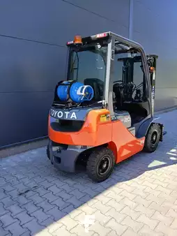 Chariots élévateurs GPL 2018  Toyota 02-8FGF20 (6)