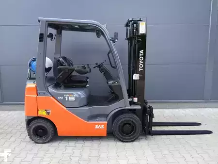LPG heftrucks 2012  Toyota 02-8FGF15 (2)