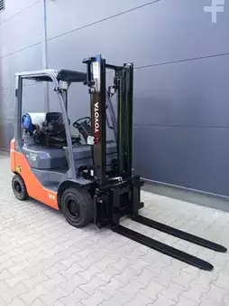 LPG heftrucks 2012  Toyota 02-8FGF15 (3)