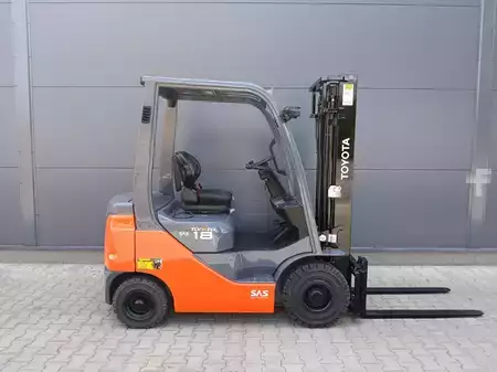 Dízel targoncák 2021  Toyota 42-8FDF18 (2)