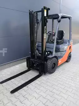 Dízel targoncák 2021  Toyota 42-8FDF18 (4)
