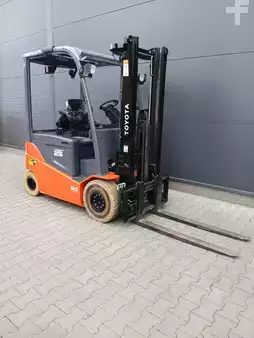 Sähkö - 4 pyör 2019  Toyota 8FBMKT25 (3)