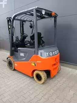 Sähkö - 4 pyör 2019  Toyota 8FBMKT25 (5)