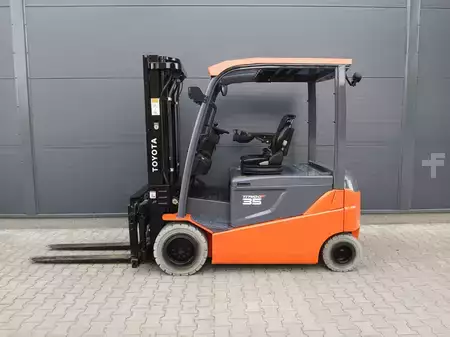 Elektro 4 Rad 2020  Toyota 8FBMT35 (8)