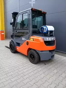 LPG heftrucks 2016  Toyota 02-8FGF30 (5)