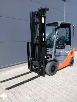 Wózki gazowe 2022  Toyota 02-8FGF18 (4)