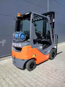 Wózki gazowe 2022  Toyota 02-8FGF18 (6)