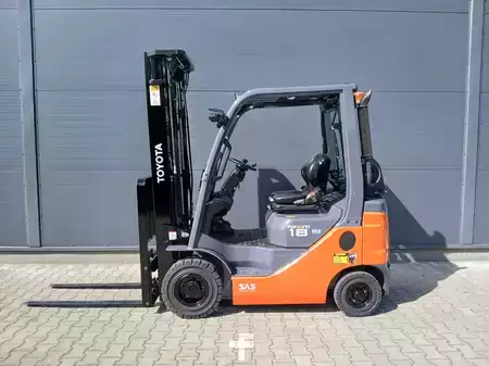 Wózki gazowe 2022  Toyota 02-8FGF18 (9)