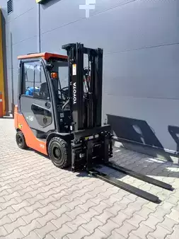 Chariots élévateurs GPL 2019  Toyota 02-8FGF18 (3)