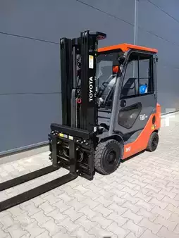 Chariots élévateurs GPL 2019  Toyota 02-8FGF18 (4)