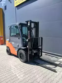 Nestekaasutrukki 2020  Toyota 02-8FGF30 (3)