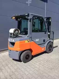 Nestekaasutrukki 2020  Toyota 02-8FGF30 (6)