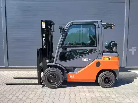 Nestekaasutrukki 2020  Toyota 02-8FGF30 (9)