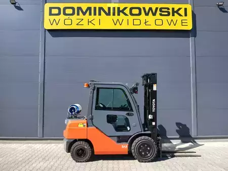 Nestekaasutrukki 2019  Toyota 02-8FGF30 (1)