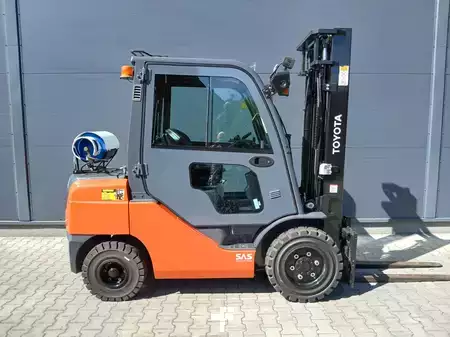 Nestekaasutrukki 2019  Toyota 02-8FGF30 (2)