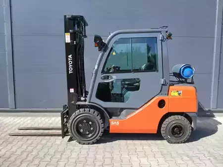 Nestekaasutrukki 2019  Toyota 02-8FGF30 (9)