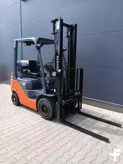 Wózki gazowe 2020  Toyota 02-8FGF18 (3)
