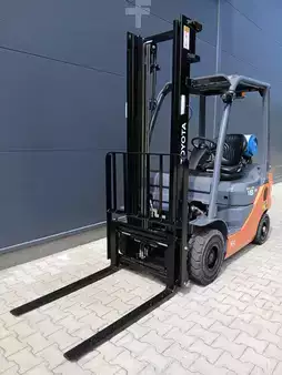 Wózki gazowe 2020  Toyota 02-8FGF18 (4)
