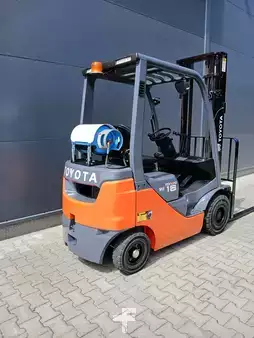 Wózki gazowe 2020  Toyota 02-8FGF18 (6)