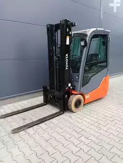 Elektryczne 3-kołowe 2020  Toyota 8FBEK16T (4)