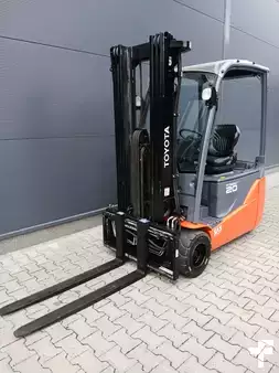 Elektryczne 3-kołowe 2018  Toyota 8FBE20T (4)