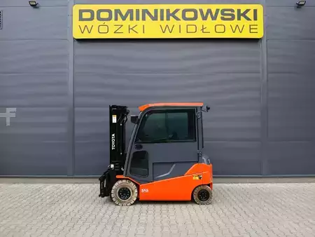 Elektryczne 4-kołowe 2021  Toyota 8FBMT25 (11)