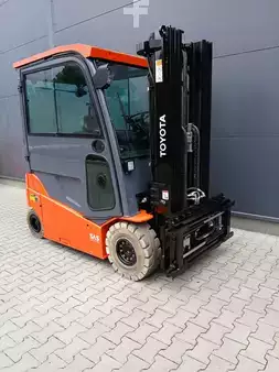 Elektryczne 4-kołowe 2021  Toyota 8FBMT25 (3)