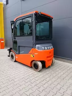 Elektryczne 4-kołowe 2021  Toyota 8FBMT25 (5)