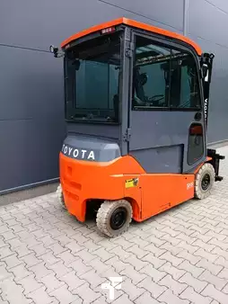 Elektryczne 4-kołowe 2021  Toyota 8FBMT25 (6)