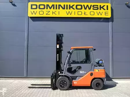 Wózki gazowe 2020  Toyota 02-8FGF30 (10)