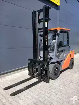 Wózki gazowe 2020  Toyota 02-8FGF30 (4)