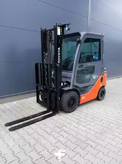 Empilhador a gás 2022  Toyota 02-8FGF15 (4)