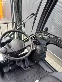 Empilhador a gás 2022  Toyota 02-8FGF15 (7)