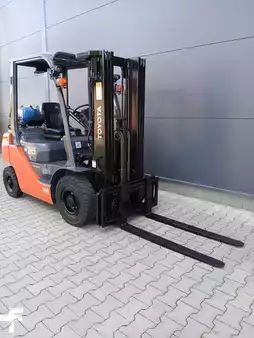 Carretilla elevadora GLP 2016  Toyota 02-8FGF20 (3)