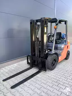 Carretilla elevadora GLP 2016  Toyota 02-8FGF20 (4)