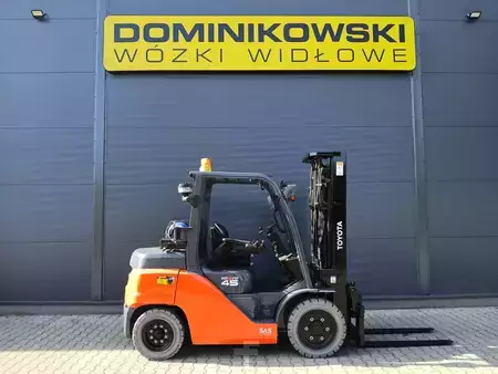 LPG Forklifts 2018  Toyota 8FG40N (1)