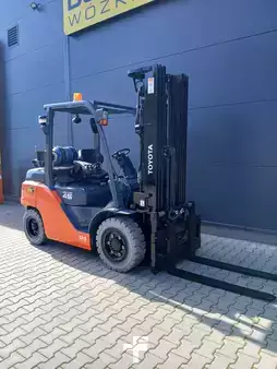 LPG Forklifts 2018  Toyota 8FG40N (3)