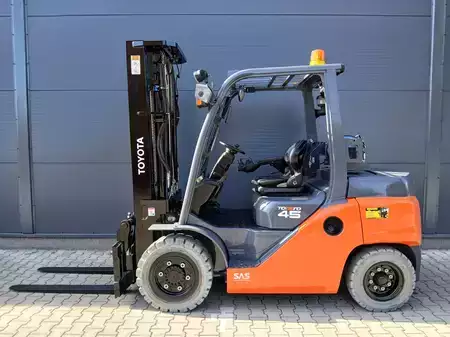 LPG Forklifts 2018  Toyota 8FG40N (9)