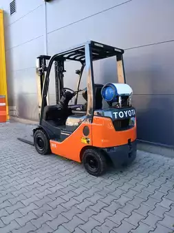 Carrelli elevatori GPL 2021  Toyota 02-8FGF15 (5)