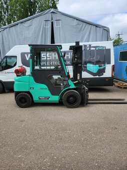 Gas truck 2016  Mitsubishi FG30NT (2)