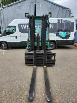 Gas truck 2016  Mitsubishi FG30NT (3)